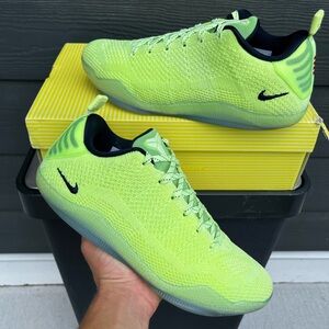 Size 8M - Nike Kobe 11 Elite Low 4KB "Ghost Of Christmas Past"